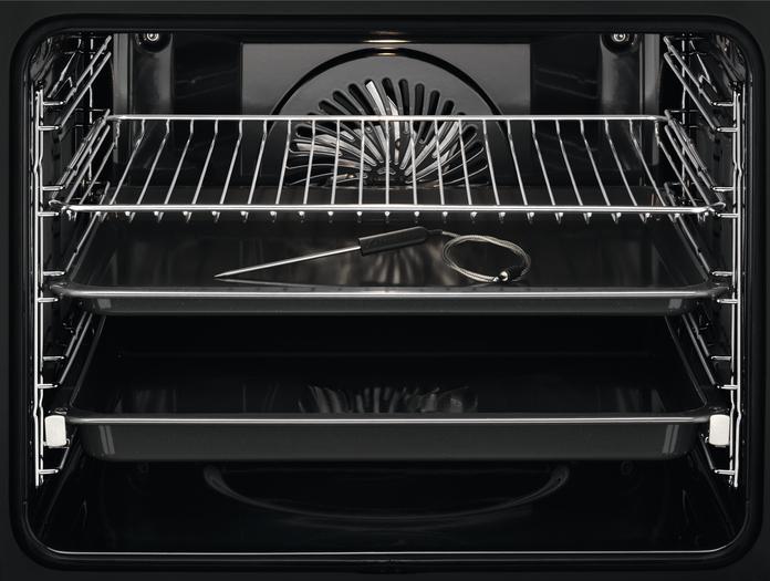 Produktbild AEG BPE748380B 71 liter - 3500 W A++ Zwart - Assisted Cooking oven met pyrolyse reiniging