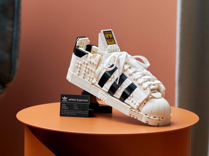 Image du produit LEGO Adidas Originals Superstar (10282, LEGO Icons)