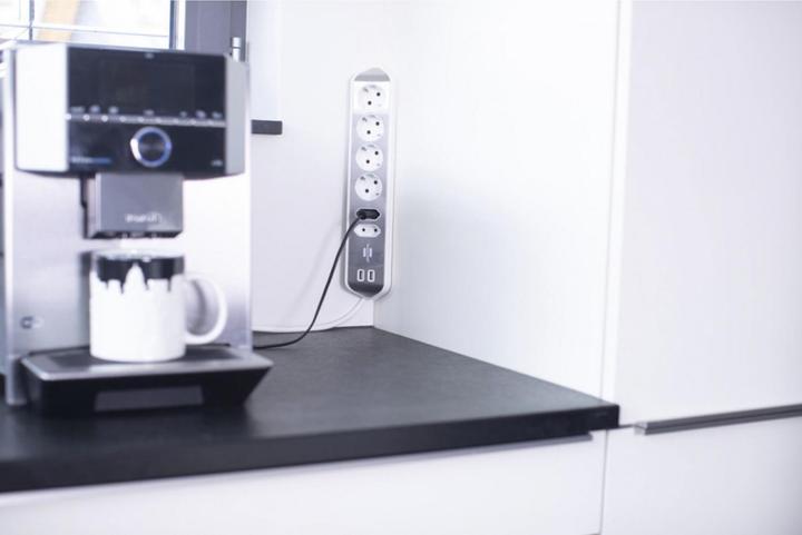 Immagine prodotto Brennenstuhl piedistallo angolare estilo a 6 vie (6 x, CEE 7/16, 2 m)