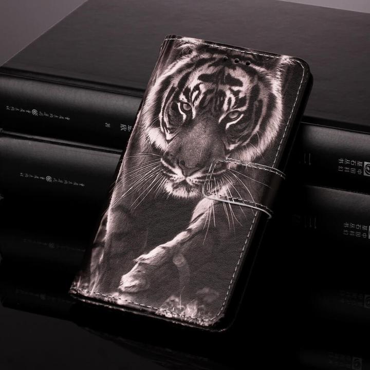 Actual product image Cover-Discount iPhone 15 - Leather Case Cover Tiger (Apple iPhone 15)