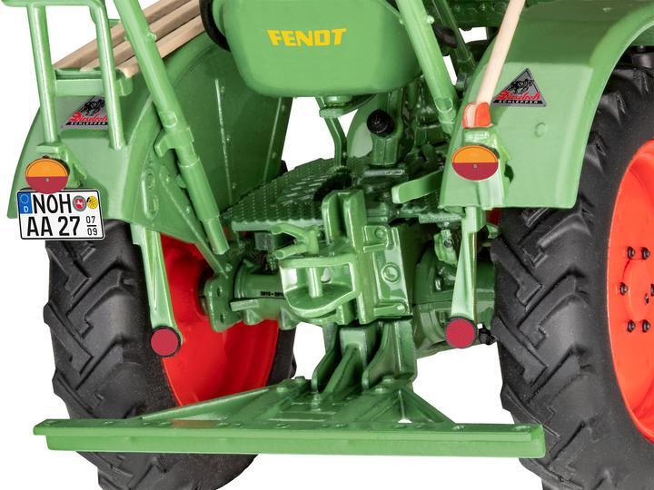 Actual product image Revell Fendt F20 Dieselross (easy click)