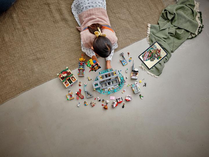 Actual product image LEGO City of lanterns (80036, LEGO Monkie Kid, LEGO Rare Sets)