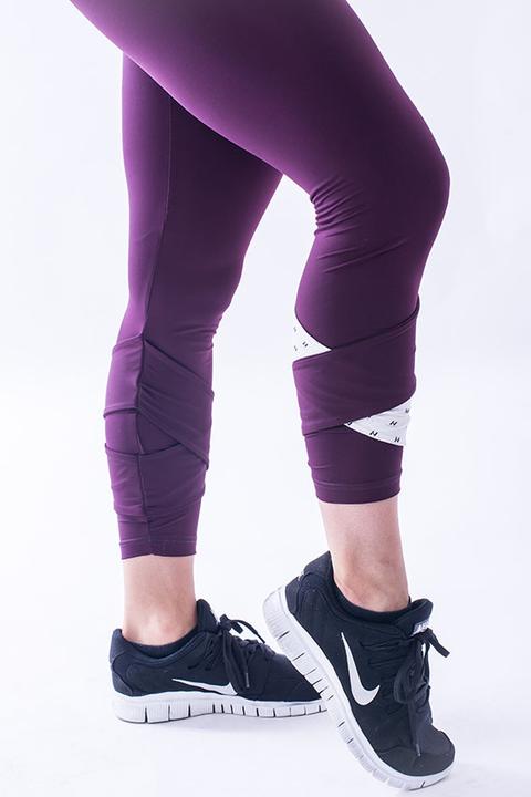 Produktbild Nebbia Asymmetrical 7/8 Leggings 639 BURGUNDY/VANILLA (M)