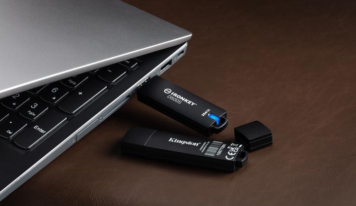 Produktbild Kingston IronKey D500S (32 GB, USB-A)
