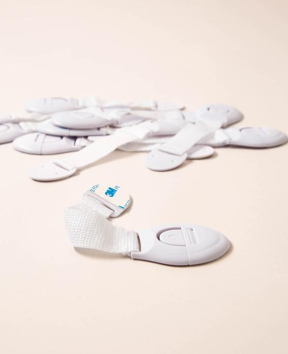 Actual product image Esmée Universal childproof locks for cupboards and drawers