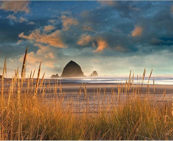Produktbild Dennis Frates Gerahmter Leinwanddruck Haystack Rock At Cannon Beach (40 x 50 cm)