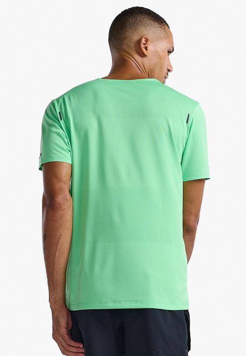 Actual product image 2XU Light Speed Tech Tee (S)