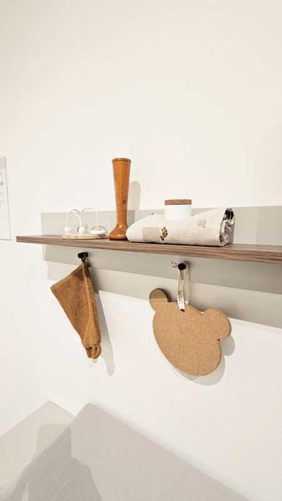 Actual product image Bambam Cork Bear Pinboard with 5 Pins (Bulletin board)