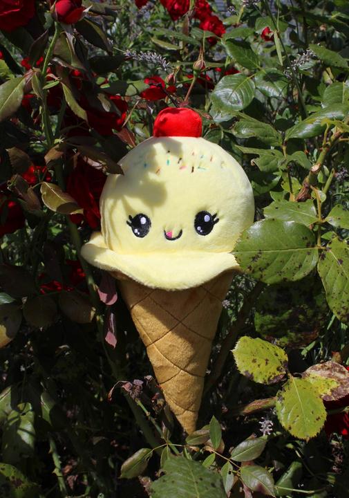 Actual product image Joy-Toy Ice cream cone plush 13x13x30 cm (30 cm)