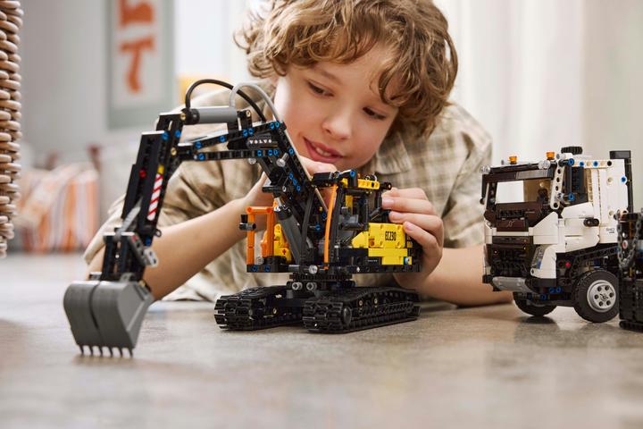 Image du produit LEGO Camion Volvo FMX avec pelle sur chenilles EC230 Electric (42175, LEGO Technic)