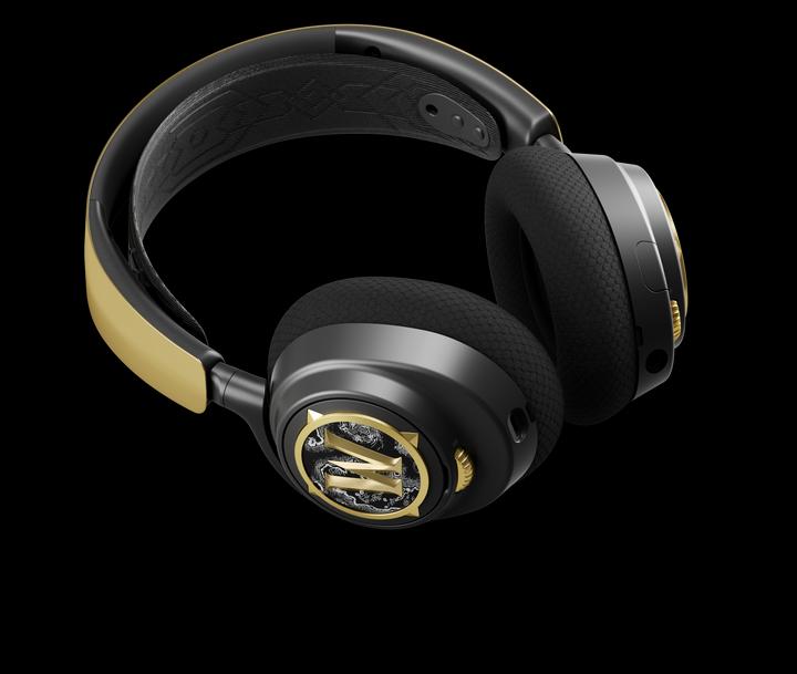 Actual product image SteelSeries Arctis Nova 7 WOW Edition (Wireless, Cable)