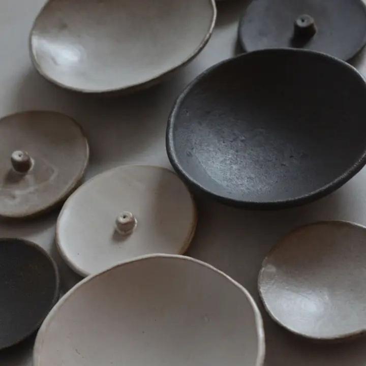 Produktbild Cedar and Myrrh Räucherstäbchenhalter Raw Clay
