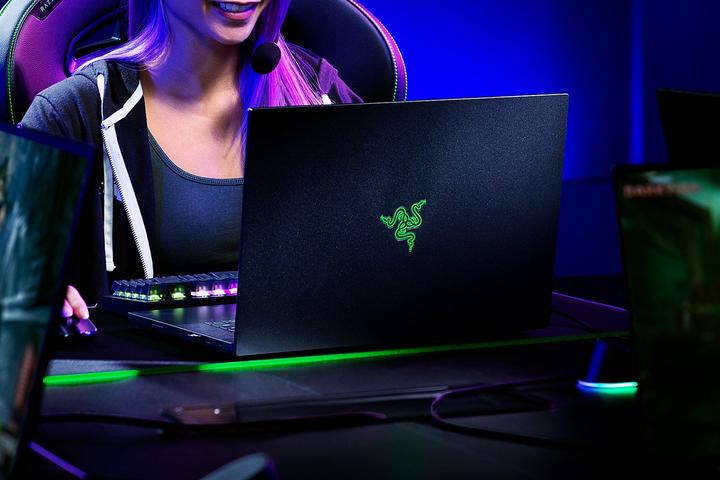 Immagine prodotto Razer Blade 16 (16", Intel Core i9-13950HX, 16 GB, 1000 GB, Ing. Int.)