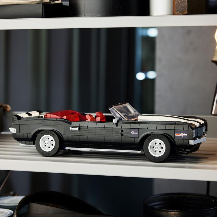 Actual product image LEGO Chevrolet Camaro Z28 (10304, LEGO Rare Sets)