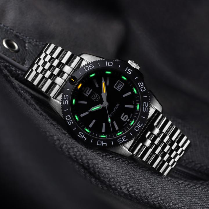 Actual product image Luminox PACIFIC DIVER 3120M SERIES (Diving watch, 39 mm)