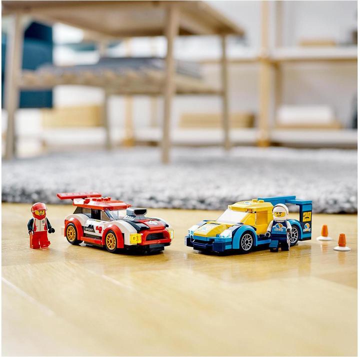 Actual product image LEGO Race car duel (60256, LEGO City)