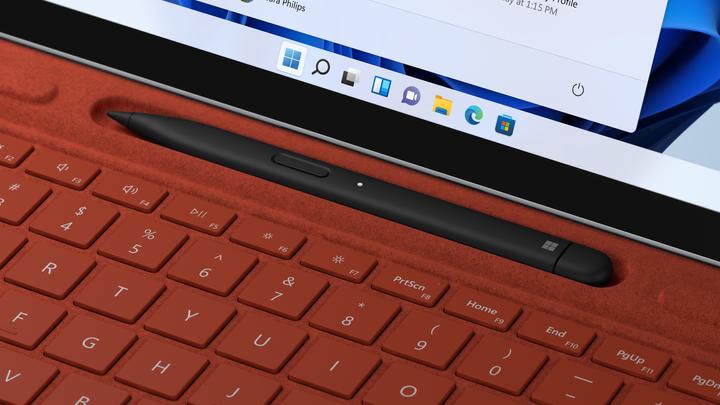 Actual product image Microsoft Surface Pro Signature Keyboard with Slim Pen 2 (CH)