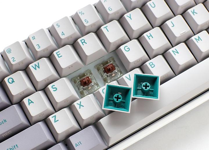 Produktbild Ducky One 3 Mist Grey SF Gaming Tastatur, RGB LED - MX-Red (DE, Kabelgebunden)