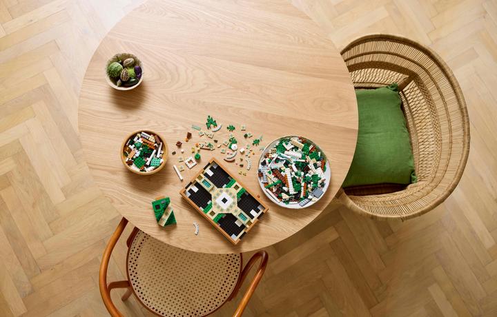 Produktbild LEGO Springbrunnen Garten (10359, LEGO Icons)