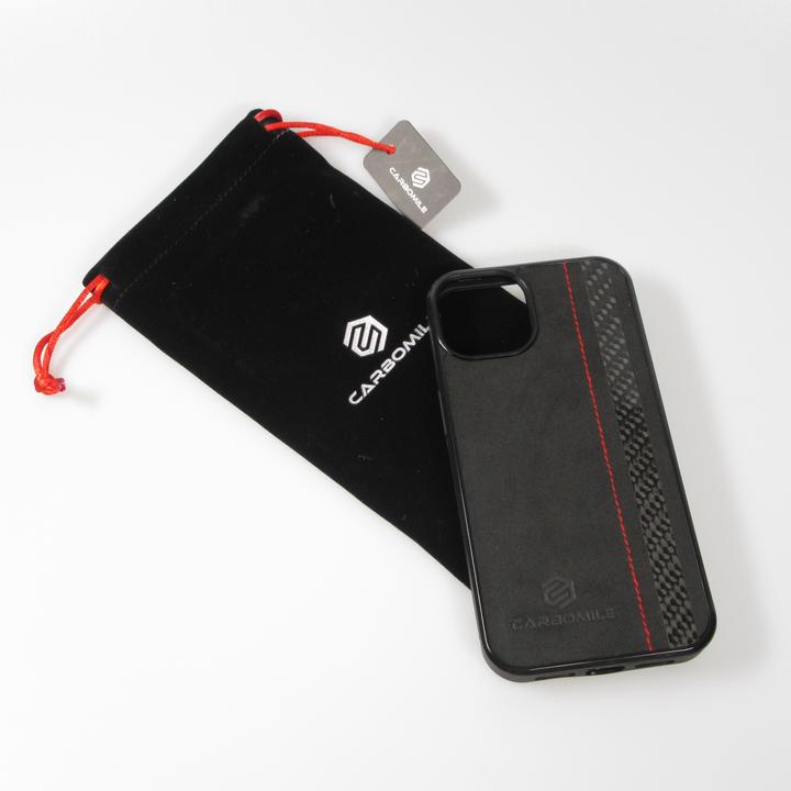 Actual product image Carbomile Coque alcantara et carbone avec surpiqûres rouges (compatible MagSafe) (Apple iPhone 15 Pro Max)