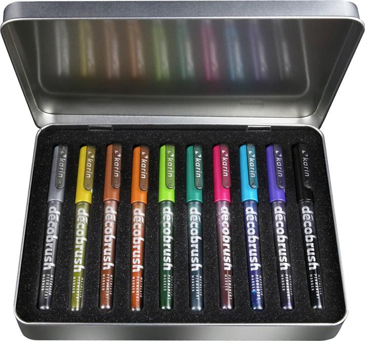 Produktbild Karin Brush Marker Pro Metall Box (Metallic Silver, Metallic Blue, Metallic Red Gold, Metallic Violet, Metallic Light Green, Metallic Black, Metallic Green, Metallic Copper, Metallic Pink, Metallic Gold, 10 x)