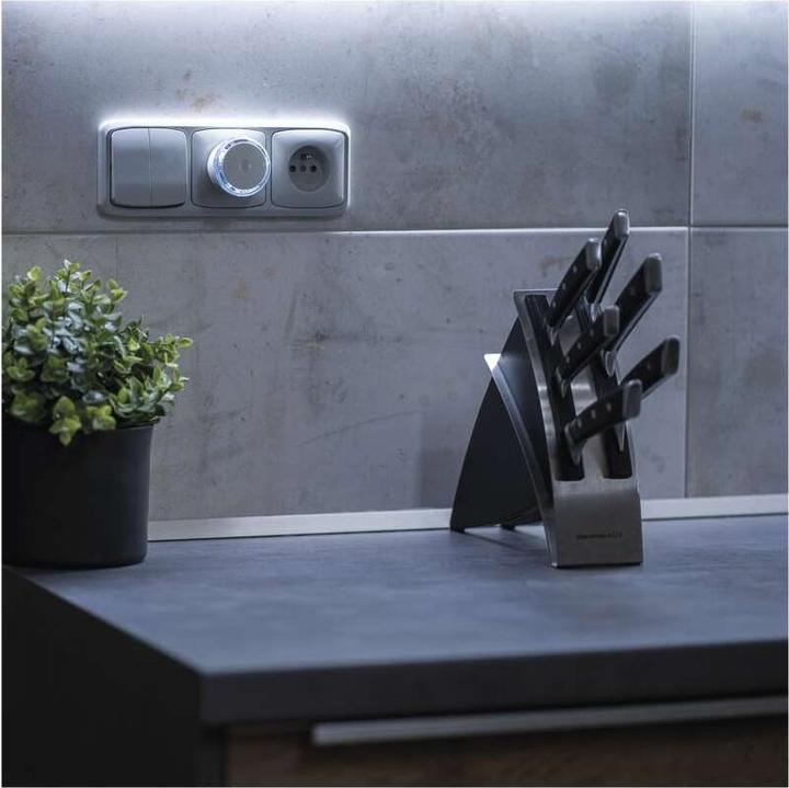 Actual product image Emos LED night light P3306, light sensor, mains operated