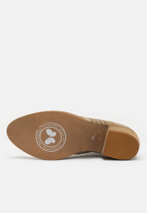 Actual product image Felmini This stiff boot from is made from suede. They offer a perfect blend of (41)