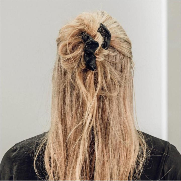 Produktbild Corinne World - Leather Schrunchie Black