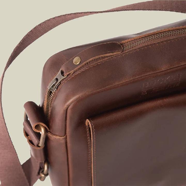 Produktbild Buckle & Seam Leder Reporter Bag Collector Braun/Dots