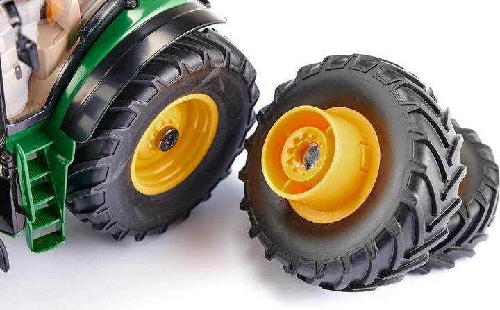 Actual product image Siku John Deere 7290R Dual Tire