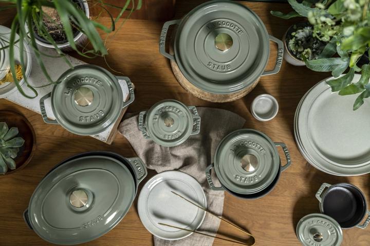 Actual product image Staub Cocotte (22 cm, Casserole + Stewpot, Cast iron)