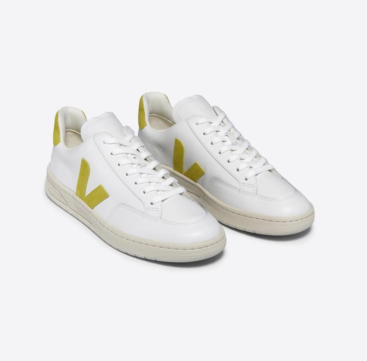 Actual product image Veja V-12