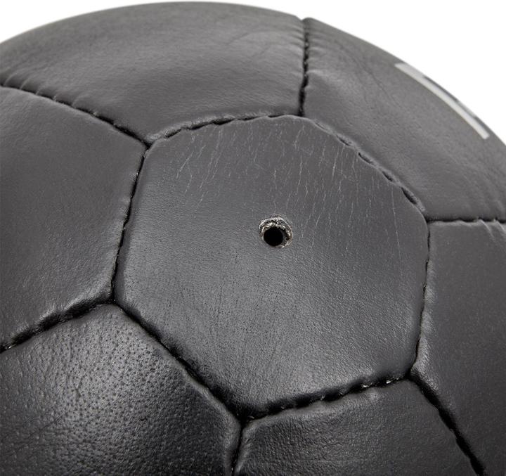 Actual product image Reebok Speedball leather boxing ball (34 cm, 0.41 kg)