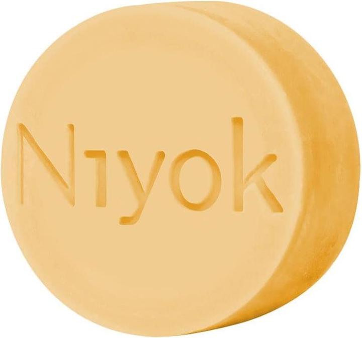 Actual product image Niyok Solid Facial Cleansing Almond Oil (Cleaning cloths)
