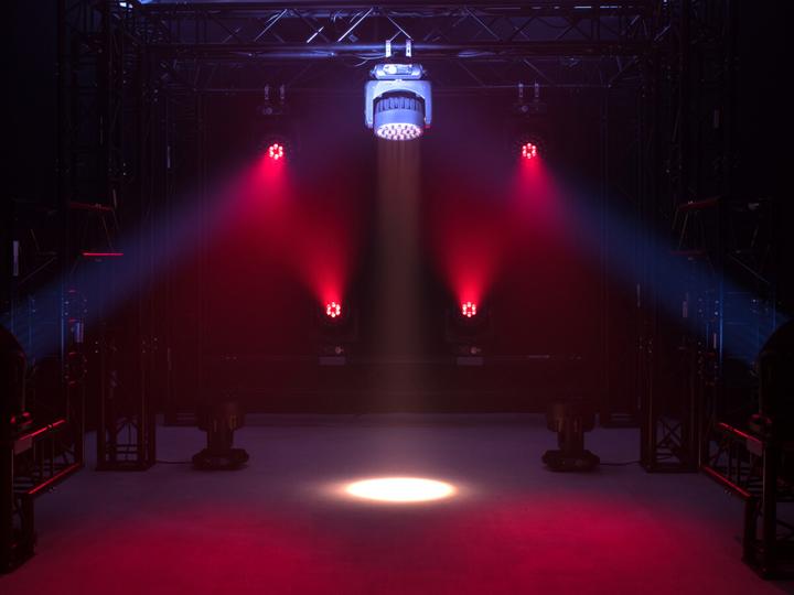 Produktbild Eurolite LED TMH-W555 Moving-Head Wash Zoom (Set)