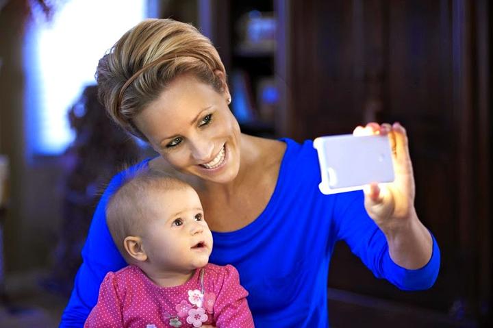 Actual product image PhoneLook Coque Lumee Selphie LED (Apple iPhone 7 Plus)