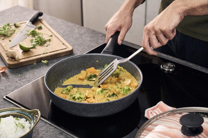 Produktbild Zwilling - Terreno Plus Ceramic Saute Pan - Gray - 28 cm (28 cm, Bratpfanne, Aluminium)