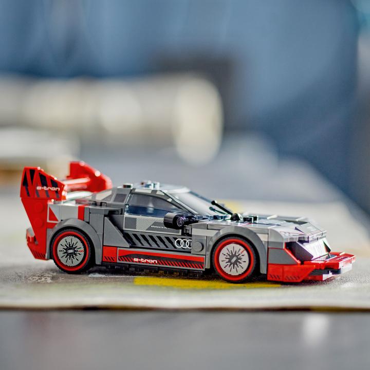 Produktbild LEGO Audi S1 e-tron quattro Rennwagen (76921, LEGO Speed Champions)