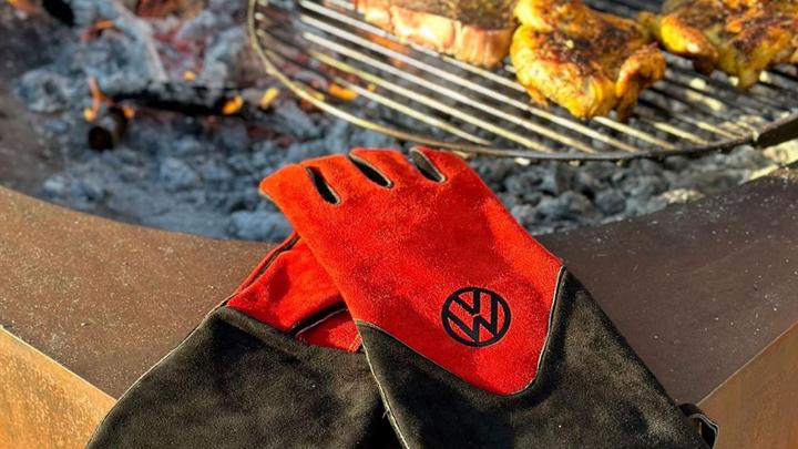 Produktbild TOP VW Grillhandschuhe (Kevlar-Fäden, Baumwolle und Rindsleder)