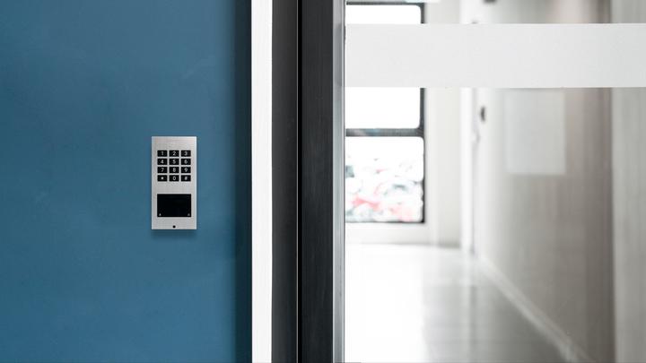 Actual product image Doorbird A1121 flush-mounted (Key card)