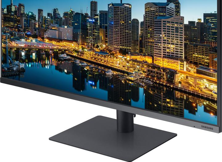 Samsung F32TU870VP (3840 x 2160 pixels, 32")