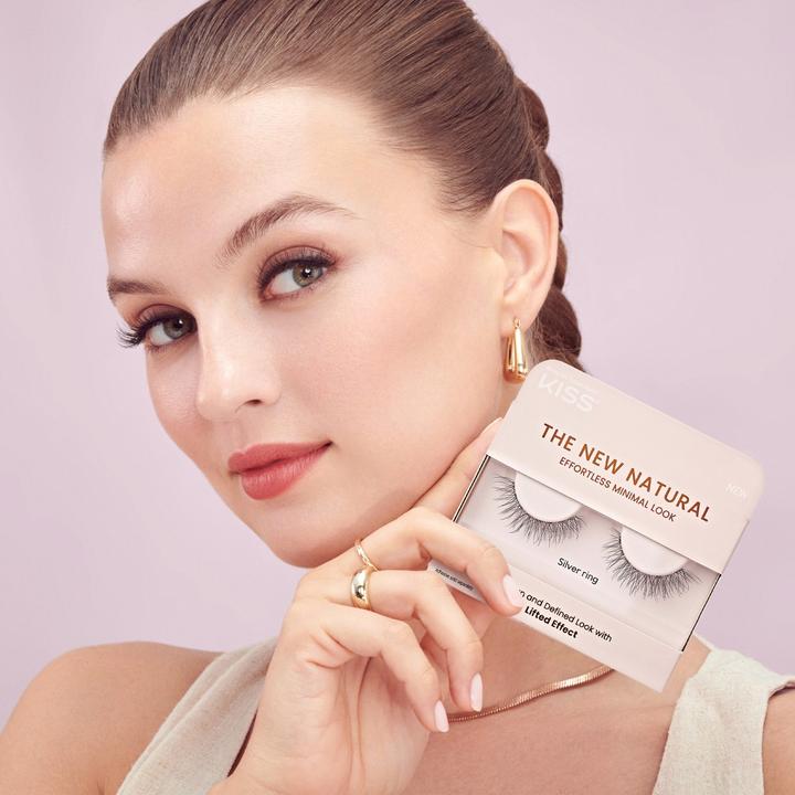 Image du produit KISS Artificial eyelashes The New Natural - Variant : 02 Silver Ring (Cils artificiels)