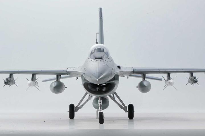 Image du produit FMS F16 EDF 64 PNP grau - 74 cm (Avion à réaction)
