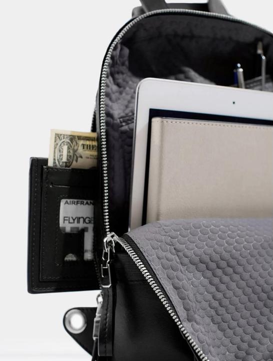 Vocier Sling Bag