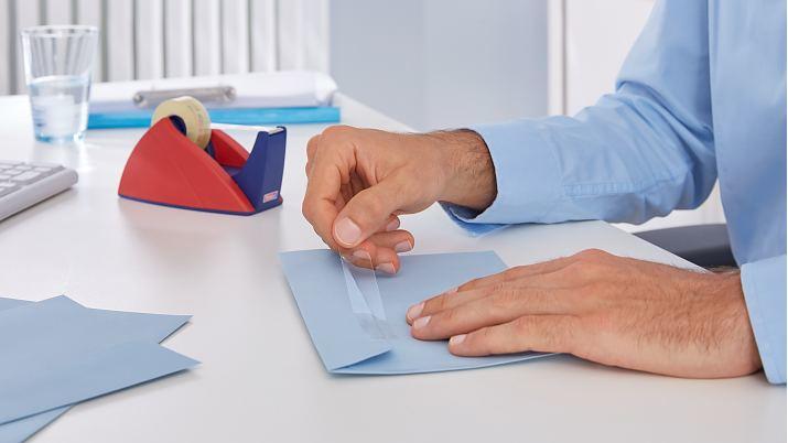 Produktbild tesa tesafilm EASY CUT Tischabroller - Klebeband-Spender für Rollen bis 33 m x 19 mm