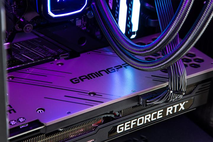Image du produit Mifcom Savage (Intel Core i9-10900K, 32 Go, 1000 Go, GeForce RTX 3080)