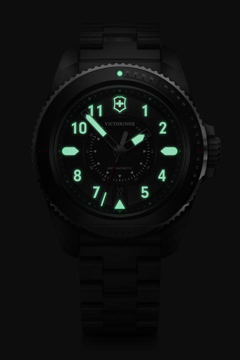 Image du produit Victorinox Journey 1884, Montres de plongée, Montres Homme, 43 cm, Cadran noir, Bracelet argent, acier inoxydab (Montre de plongée, 43 mm)