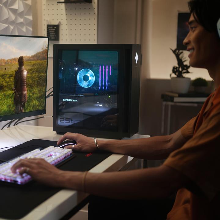 Actual product image HP OMEN 25L GT15-1004ng Gaming PC i7-13700F 16GB/1TB SSD RTX 4070 Win11 (Intel Core i7-13700F, 512 GB, GeForce RTX 4070)