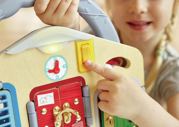 Produktbild Hape Spiele-Tafel Schloss & Schlüssel