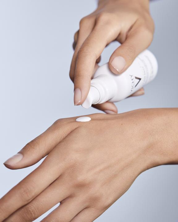 Image du produit Vichy Capital Soleil fluide UV-AGE 40ml (Crème solaire visage, SPF 50+, 40 ml, 65 g)